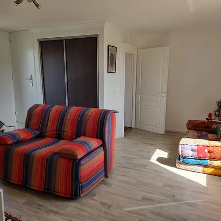 Semesterbostad Sarazac Mayac