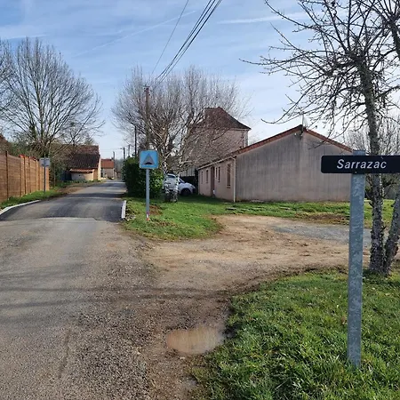 Sarazac Semesterbostad *