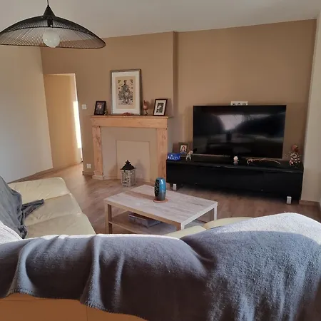 Holiday home Sarazac *