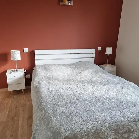 Semesterbostad Sarazac Mayac